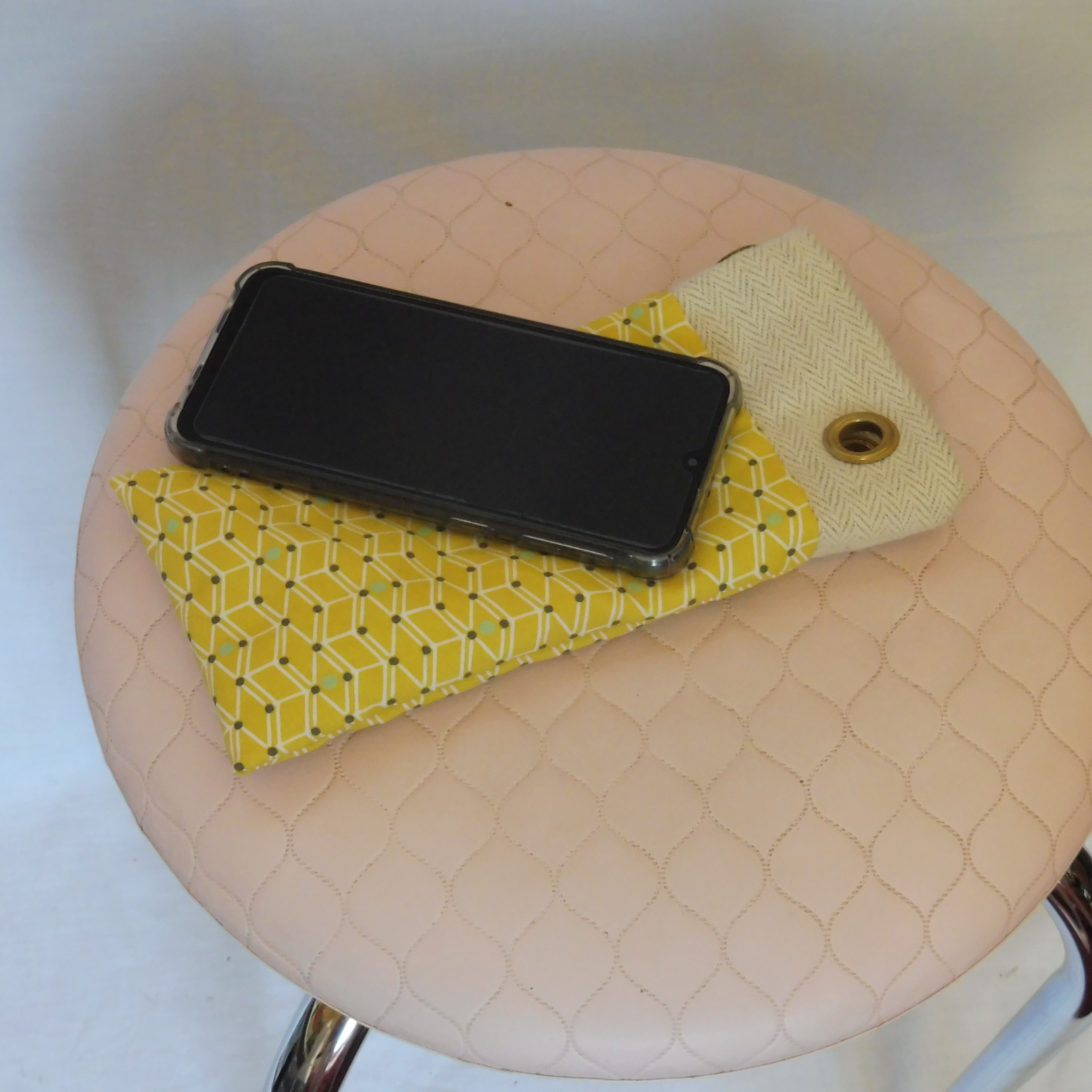 image représentant : Etui pour téléphone